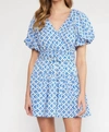 ENTRO V-NECK PUFF SLEEVE MINI DRESS IN BLUE GEO PRINT