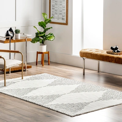 Nuloom Christa Diamond Machine Washable Shag Area Rug