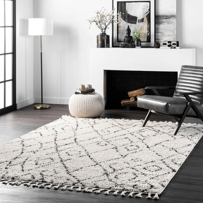 Nuloom Nieves Moroccan Diamond Tassel Area Rug In White