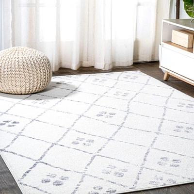 Jonathan Y Izil Moroccan Geometric Diamond Area Rug In White