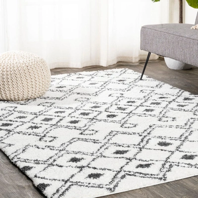 Jonathan Y Caimari Moroccan Diamond Shag Area Rug In White