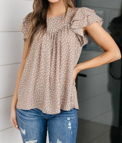 Andree By Unit Layered Sleeve Sweetheart Blouse In Tan In Beige
