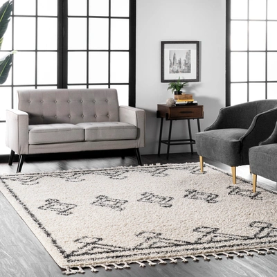 Nuloom Mackie Moroccan Diamond Tassel Area Rug