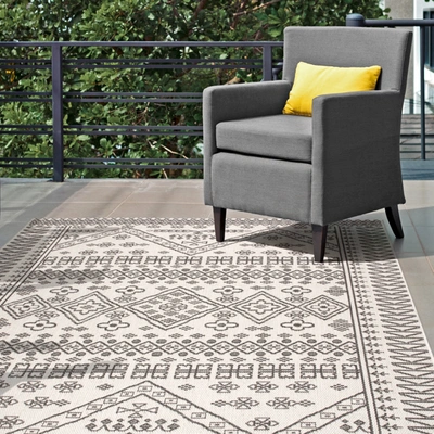 Nuloom Kandace Outdoor Rug In Brown