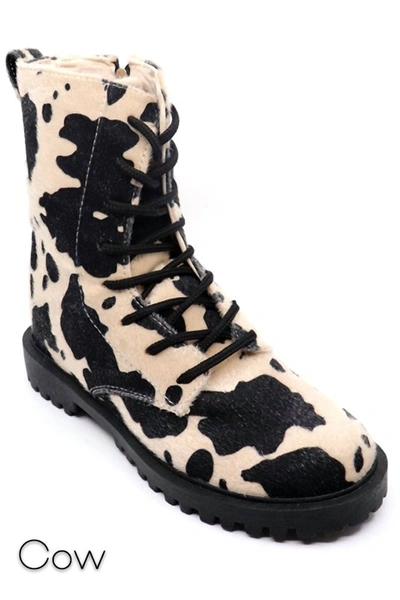 Everglades Kona Lace-up Boots In Cow In Black