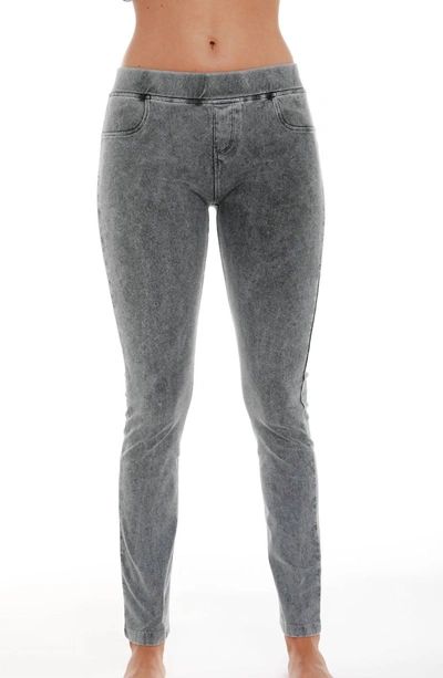 French Kyss Low Rise Jegging In Charcoal In Grey