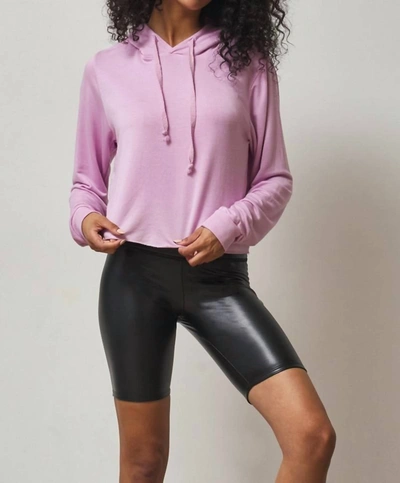 Gigi Cropped Pullover Hoodie In Pretty Pink