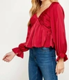 STRUT & BOLT PLEATED V NECK BLOUSE IN BURGUNDY RED