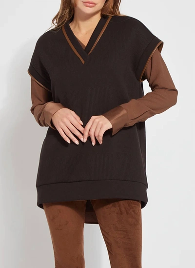 Lyssé Quilted Convertible Sweatshirt In Black In Brown