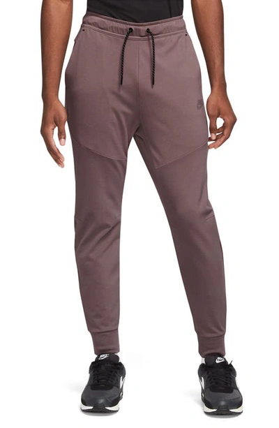 Nike Men's  Sportswear Tech Fleece Lightweight Slim-fit Jogger Sweatpants In Brown