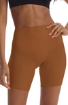 Commando Zone Smoothing Shorts In Caramel