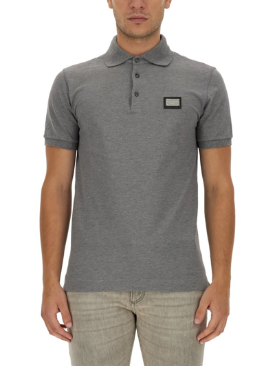 Dolce & Gabbana Logo Plaque Short Sleeved Polo Shirt In Grey