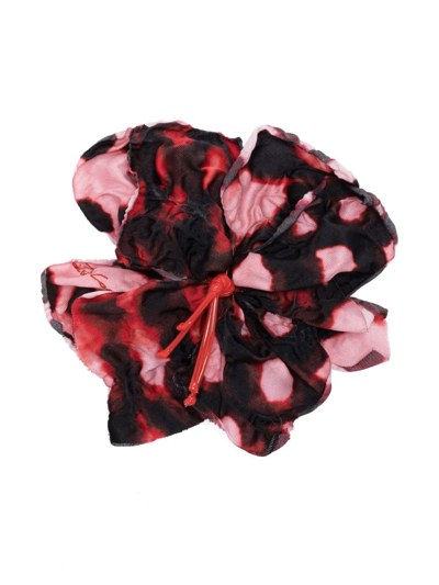 Gianluca Capannolo Logo-charm Flower-detailing Pin In Red