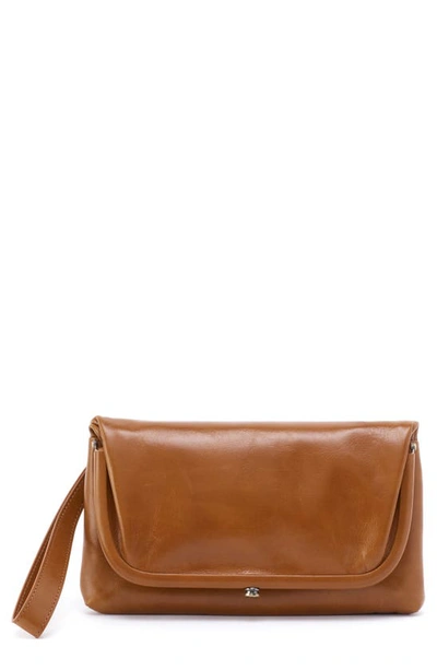 Hobo Lauren Leather Wristlet In Truffle