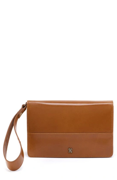 Hobo Jill Leather Wristlet In Truffle