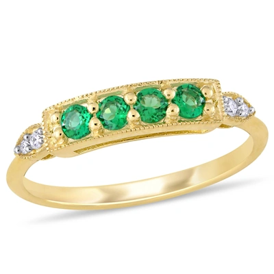 Mimi & Max Women's 1/8ct Tgw Created Emerald And Diamond Accent Bar Ring In 10k Yellow Gold In Green
