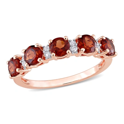 Mimi & Max 1 3/5 Ct Tgw Garnet And White Topaz Semi Eternity Ring In Rose Plated Sterling Silver In Red
