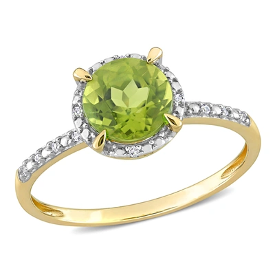 Mimi & Max 1 1/2ct Tgw Peridot Halo Ring With Diamond Accents In 10k Yellow Gold In Green