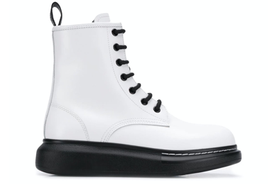 Pre-owned Alexander Mcqueen Glossed-leather Platform Ankle Boot White Black (women's) In White/black