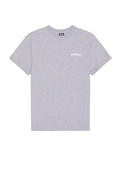 Jacquemus Logo Print Cotton Jersey T-shirt In Grey