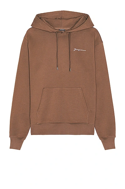 Jacquemus Embroidered-logo Organic Cotton Hoodie In Brown