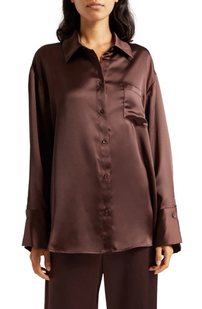 Alice And Olivia Finely Oversize Satin Button-up Shirt In Toffee
