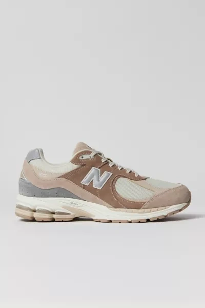 New Balance 2002r Sneaker In Taupe