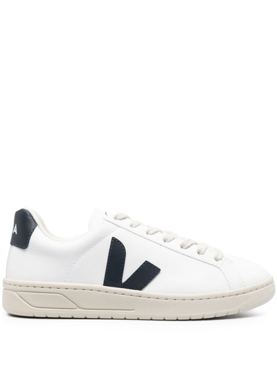 Veja Urca Trainers In White
