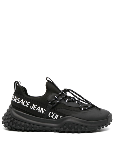 Versace Jeans Couture Sneakers Mit Logo-print In Black