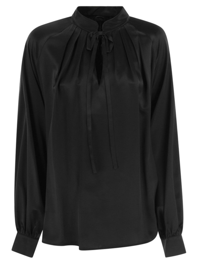 Max Mara Bow Detailed Long In Black