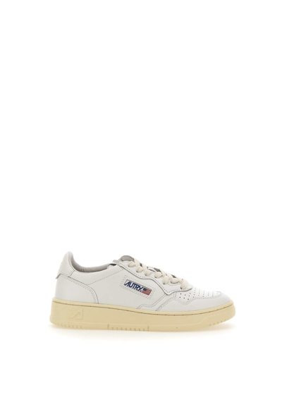 Autry Aulw Ll15 Leather Sneakers In White
