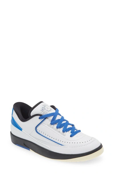 Jordan Air  2 Retro Sneaker In White/ Royal/ Black/ Muslin