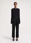 TOTÊME DOUBLE-PLEATED CROPPED TROUSERS BLACK