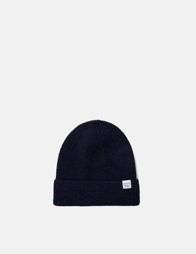 Norse Projects Logo-tab Wool Beanie Hat In Navy