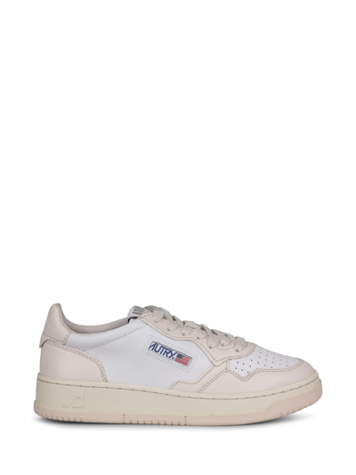 Autry Panelled Perforated Leather Sneakers In Weiss