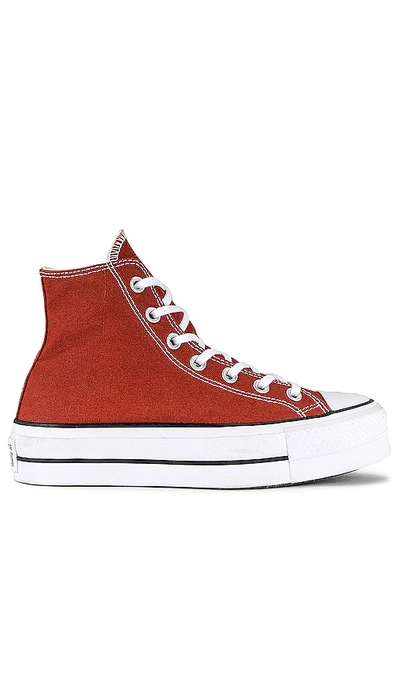 Converse Chuck Taylor All Star Lift 厚底运动鞋 – Ritual Red  White  & Black In Red