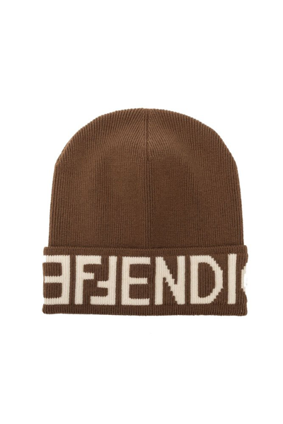 Fendi Logo Intarsia Knitted Beanie In Brown