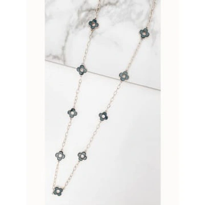 Envy Long Silver Necklace With Grey Clovers In Metallic