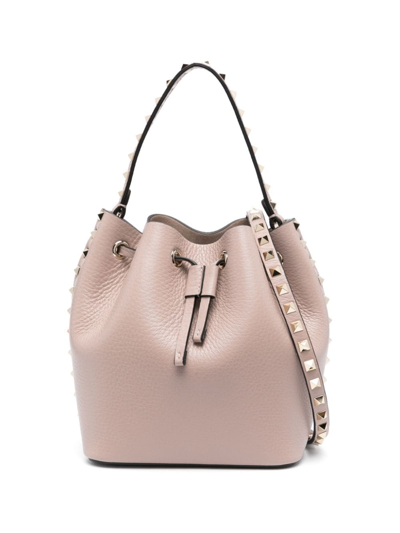 Valentino Garavani Rockstud Leather Bucket Bag In Rosa