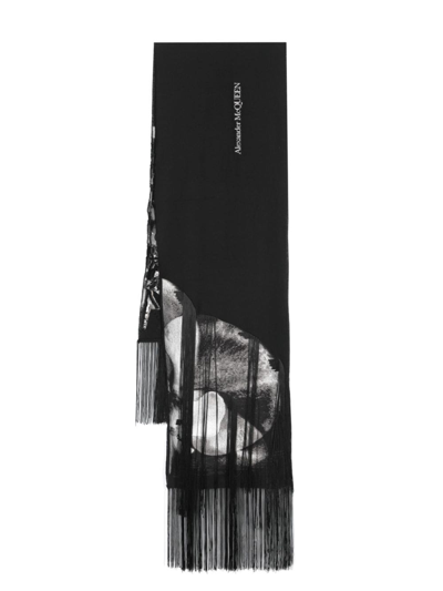 Alexander Mcqueen Intarsia-knit Logo Fringed Scarf In Black