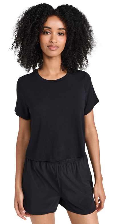 ALO YOGA CROPPED ALL DAY SHORT SLEEVE TEE BLACK