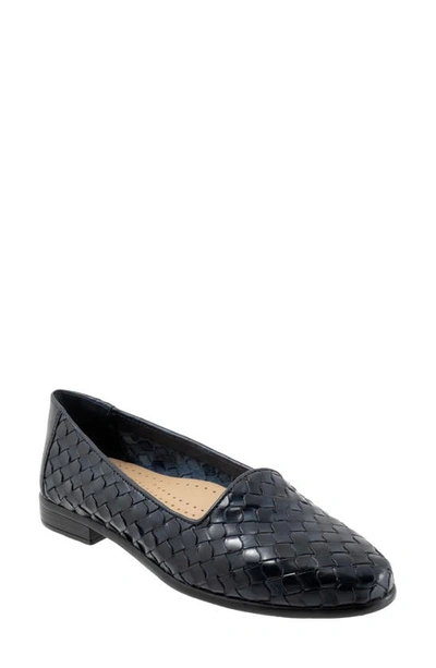 Trotters Lizette Loafer In Navy