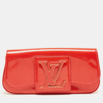 Pre-owned Louis Vuitton Rouge Grenadine Vernis Sobe Clutch In Red