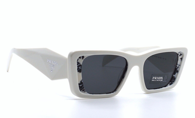 Pre-owned Prada Pr 08ys White/habana Black Dark Grey Authentic Sunglasses 51-18 In Gray