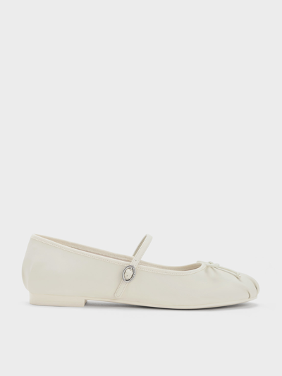Charles & Keith Bow Mary Jane Flats In Chalk