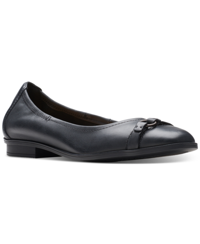 Clarks Women's Lyrical Sky O-ring Strapped Ballet Flats In Black Leat
