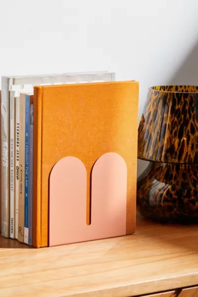 Tortuga Forma Dumbo Double Arc Bookend Set In Coral At Urban Outfitters In Pink