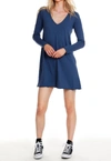 Bobi Long Sleeve V-neck Dress In Coast In Blue