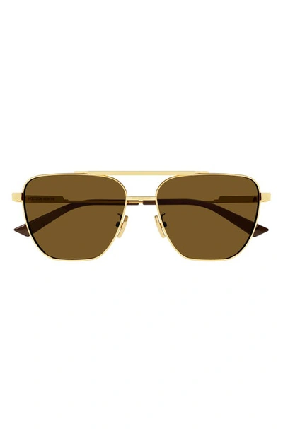 Bottega Veneta 57mm Navigator Sunglasses In Gold