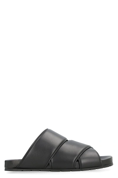 Bottega Veneta Bridge Leather Flat Sandals For Men In Black